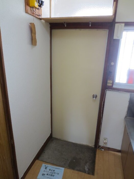 物件内観写真15　(玄関)