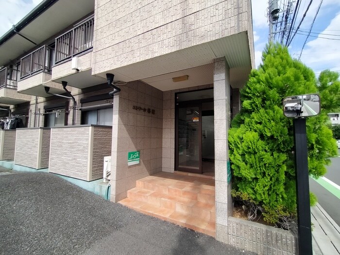 物件外観写真5　(エントランス部分)