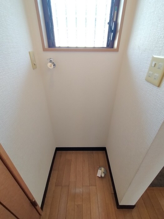 物件内観写真15　(洗濯機置場)