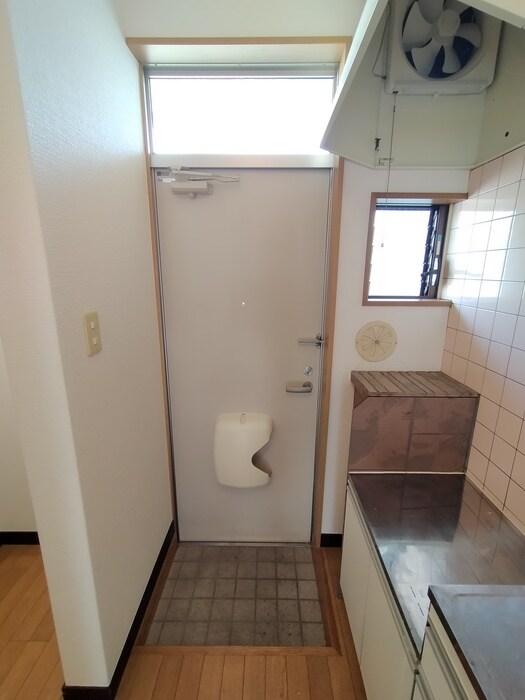 物件内観写真18　(玄関)