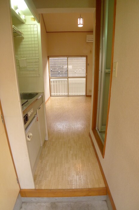 物件内観写真16　(玄関)