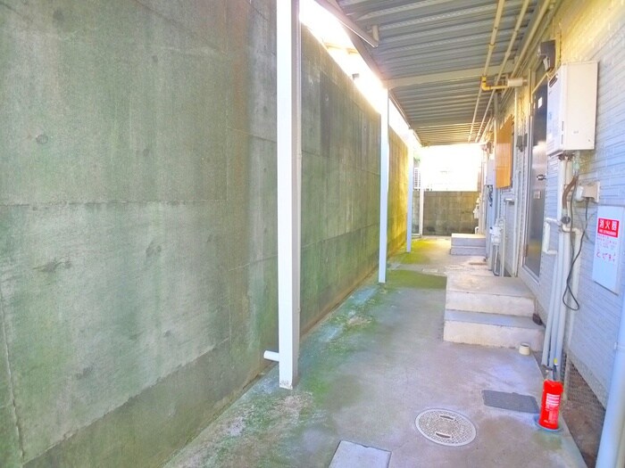 物件外観写真3　(駐輪場)