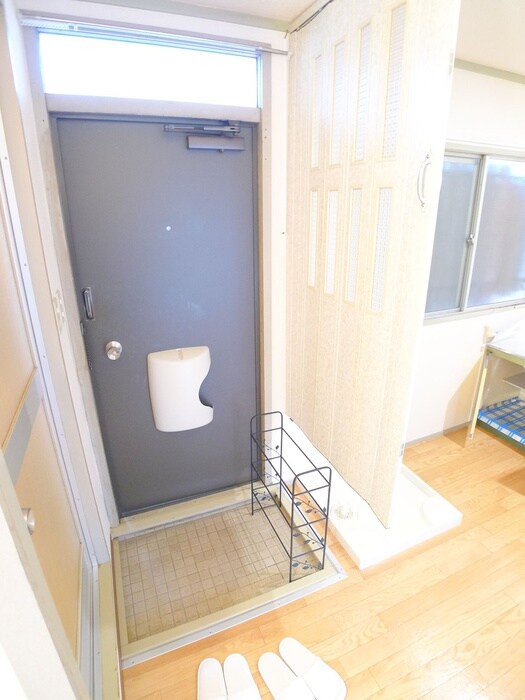 物件内観写真16　(玄関)