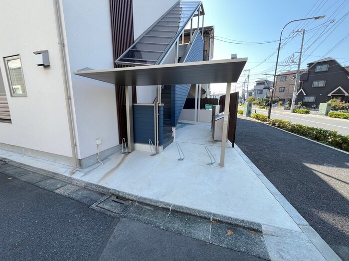 物件外観写真3　(駐輪場)