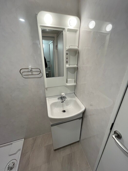 物件内観写真11　(洗面)