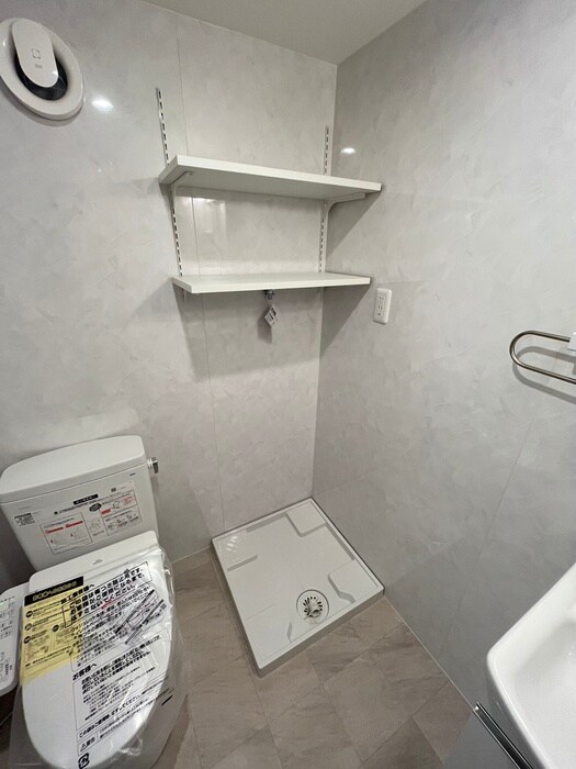 物件内観写真13　(洗濯機置場)