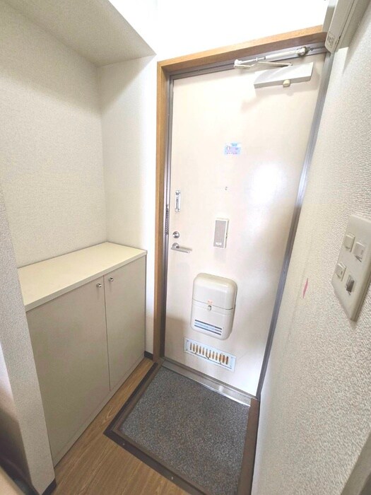 物件内観写真18　(玄関)
