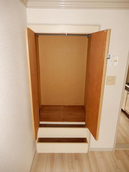 物件内観写真12　(収納)