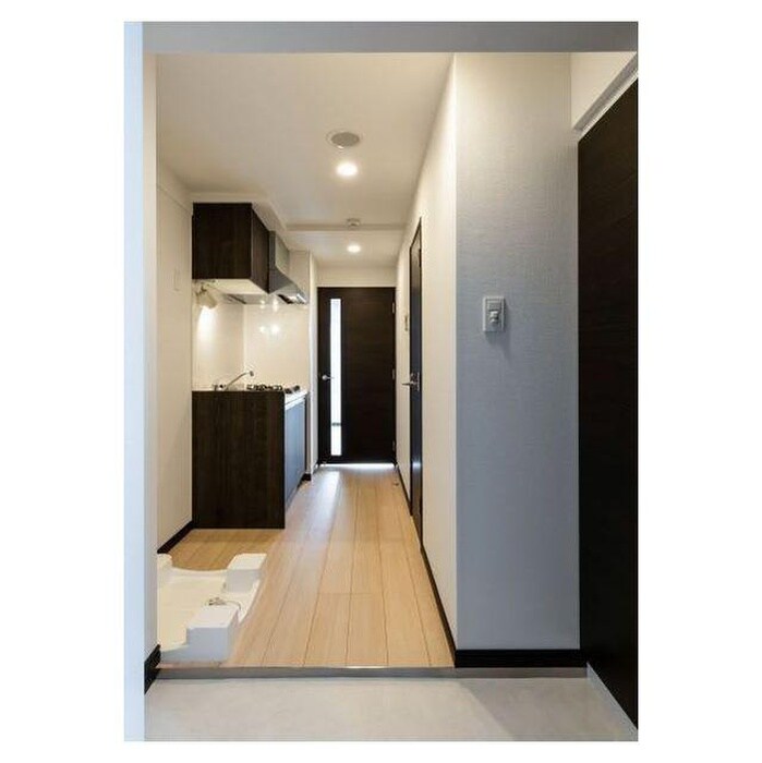 物件内観写真9　(玄関)