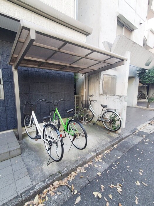 物件外観写真5　(駐輪場)