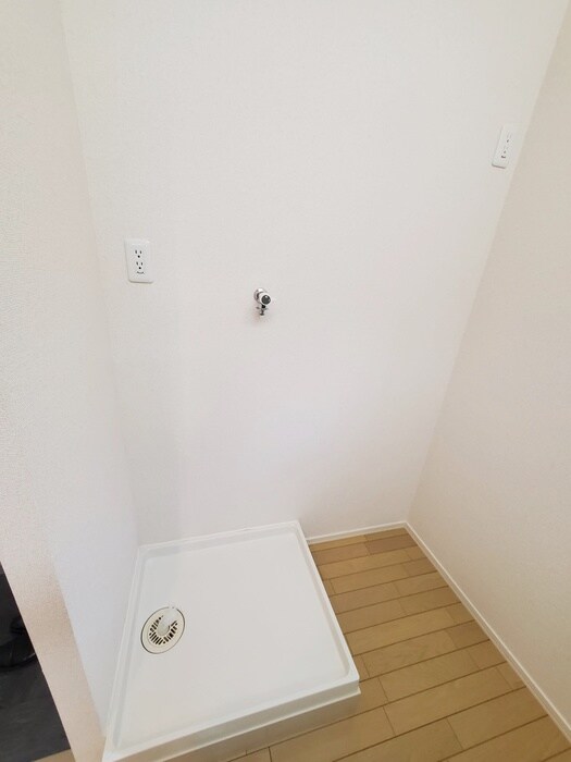 物件内観写真14　(洗濯機置場)