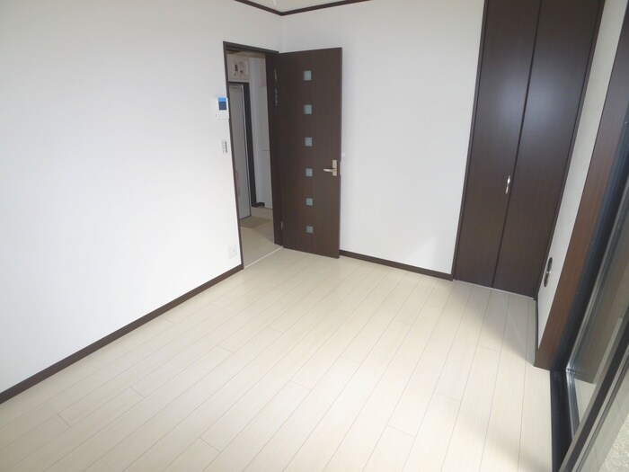 物件内観写真10　(居室)