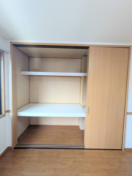 物件内観写真12　(収納)