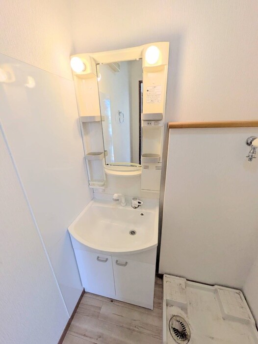 物件内観写真17　(洗濯機置場)