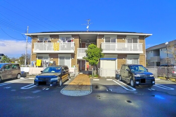 物件外観写真2　(駐車場)