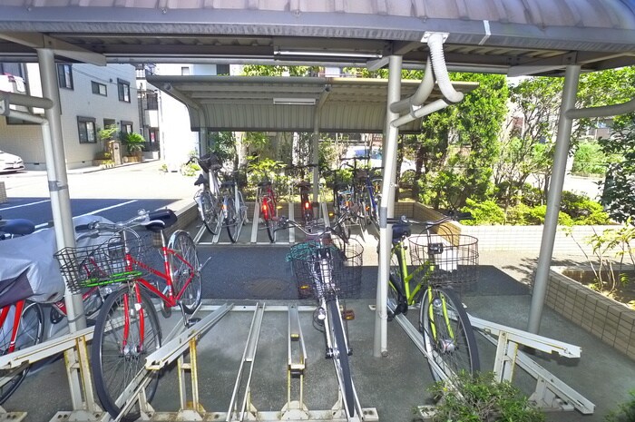 物件外観写真5　(駐輪場)