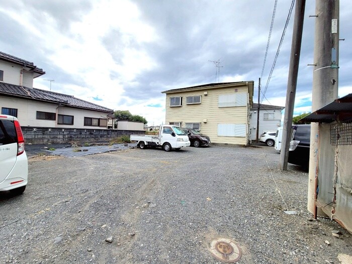 物件外観写真3　(駐車場)