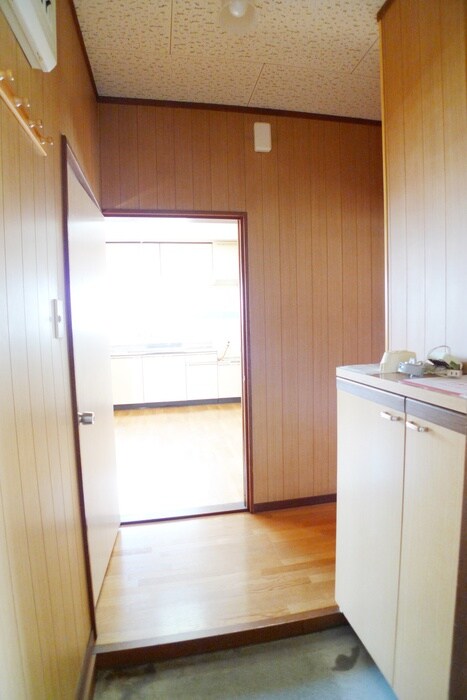 物件内観写真16　(玄関)