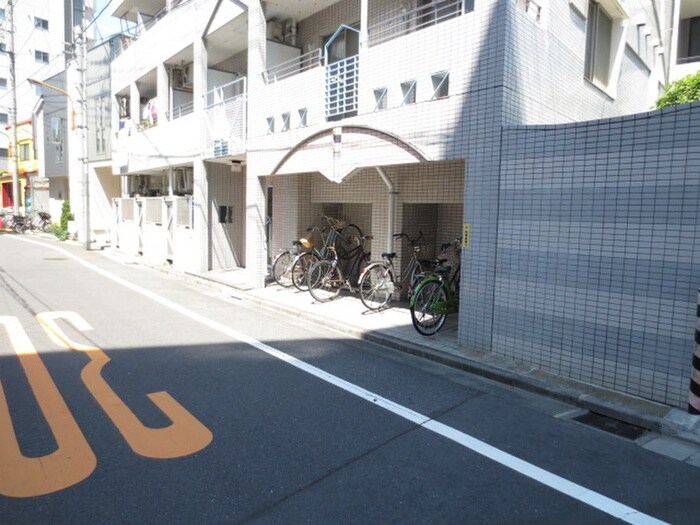 物件外観写真4　(エントランス部分)