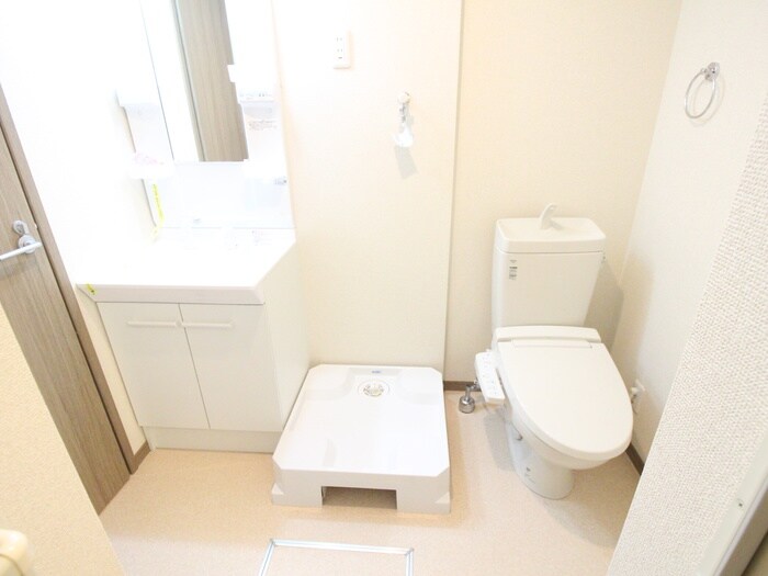 物件内観写真17　(洗濯機置場)