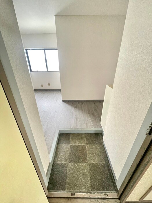 物件内観写真18　(玄関)