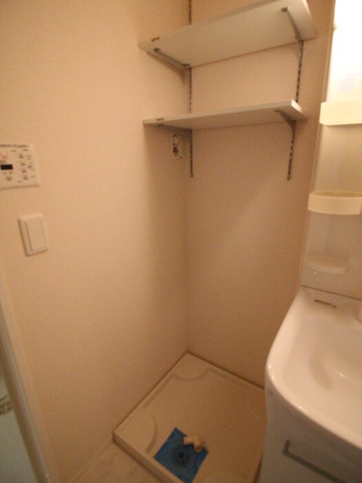 物件内観写真20　(洗濯機置場)