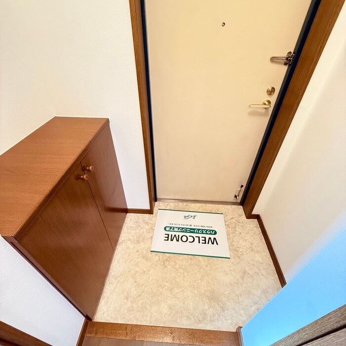 物件内観写真18　(玄関)