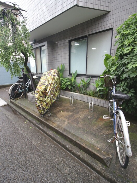 物件外観写真6　(駐輪場)