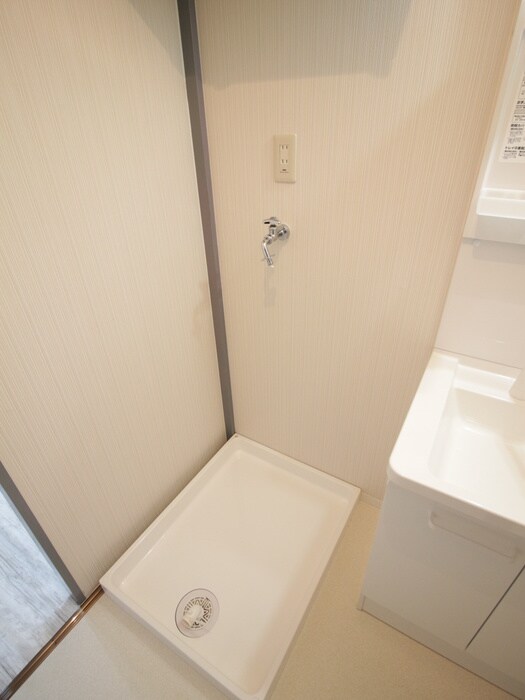 物件内観写真16　(洗濯機置場)