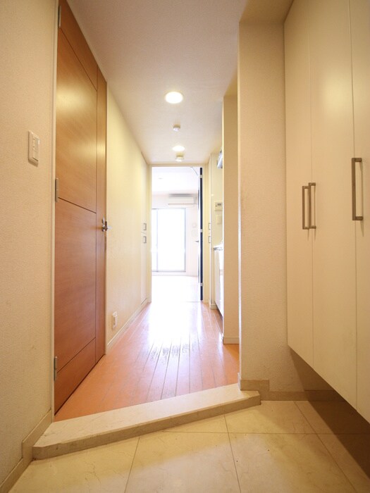 物件内観写真7　(玄関)