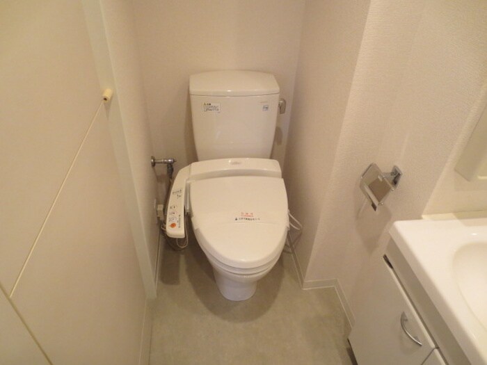 物件内観写真14　(トイレ)