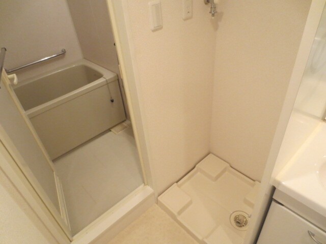 物件内観写真15　(洗濯機置場)