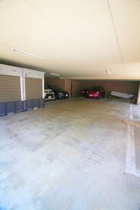 物件外観写真4　(駐車場)