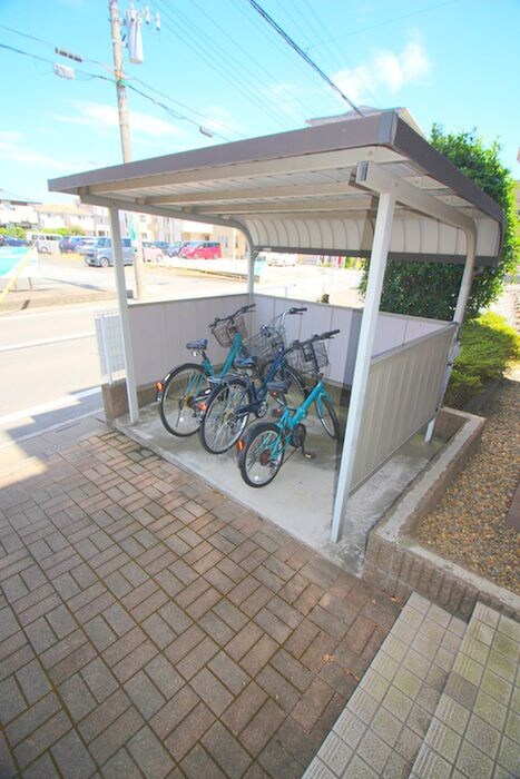物件外観写真6　(駐輪場)