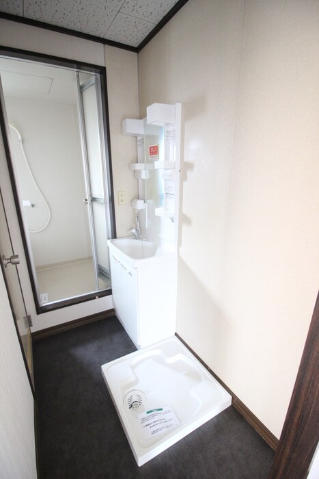 物件内観写真10　(洗濯機置場)