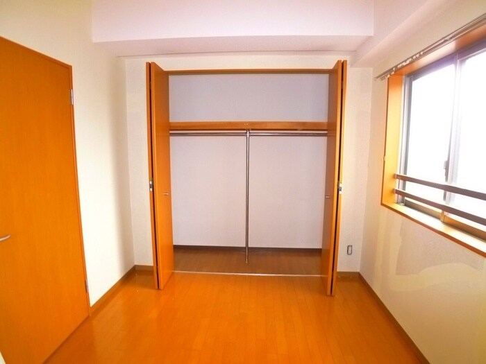 物件内観写真12　(収納)