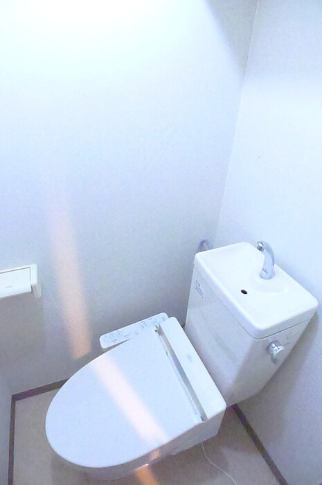 物件内観写真8　(トイレ)