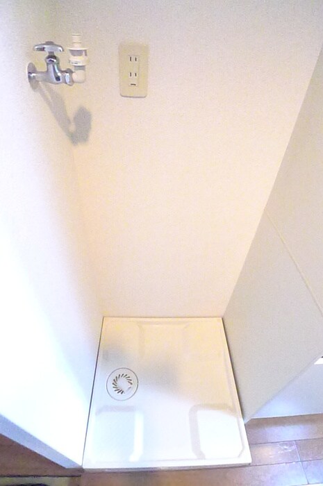 物件内観写真11　(洗濯機置場)