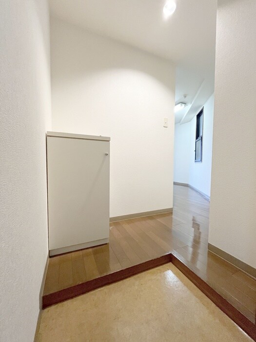 物件内観写真19　(廊下)