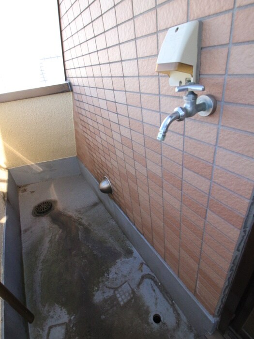 物件内観写真15　(洗濯機置場)