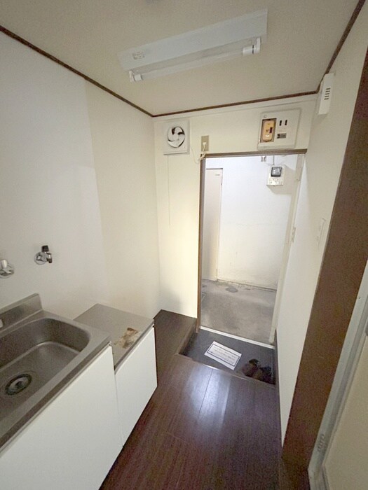 物件内観写真18　(廊下)