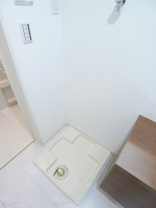 物件内観写真11　(洗濯機置場)