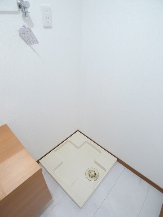 物件内観写真11　(洗濯機置場)