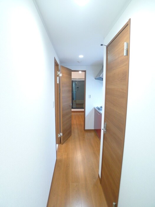 物件内観写真16　(廊下)