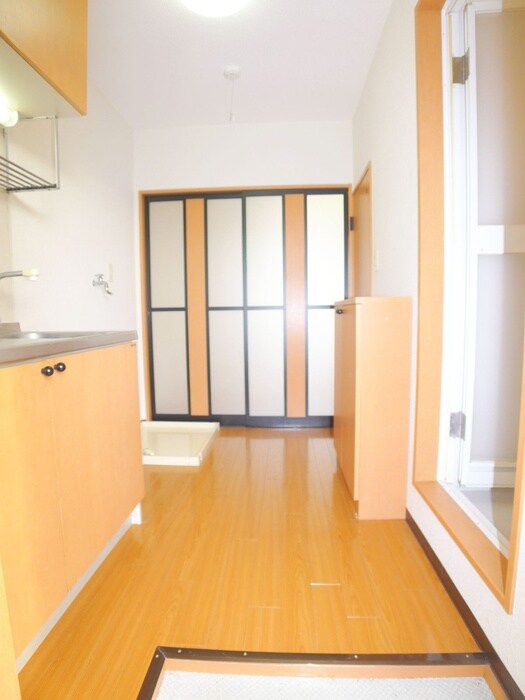 物件内観写真13　(玄関)