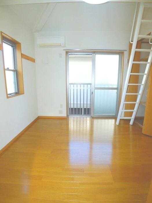 物件内観写真9　(室内からの展望)