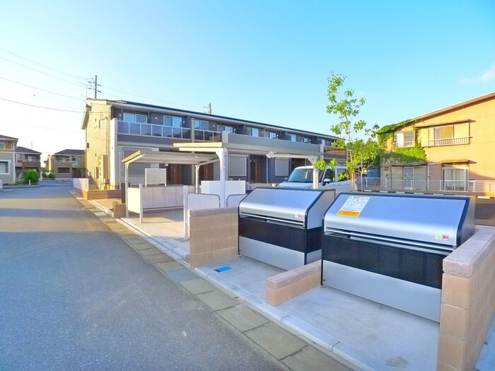 物件外観写真4　(エントランス部分)