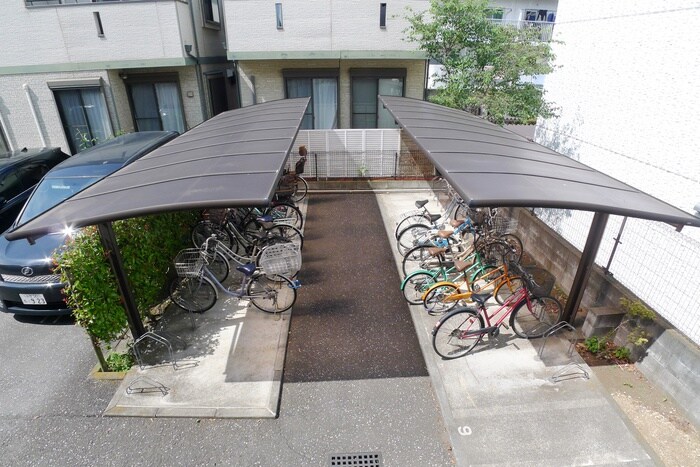 物件外観写真3　(駐輪場)