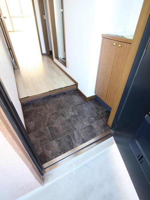 物件内観写真7　(玄関)