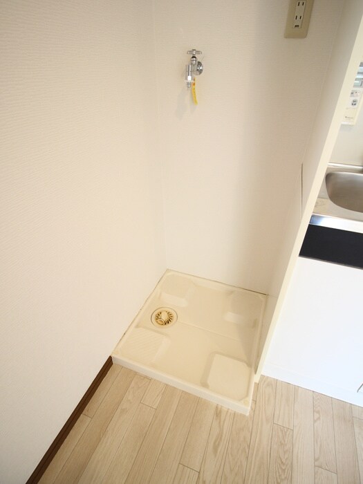 物件内観写真10　(洗濯機置場)